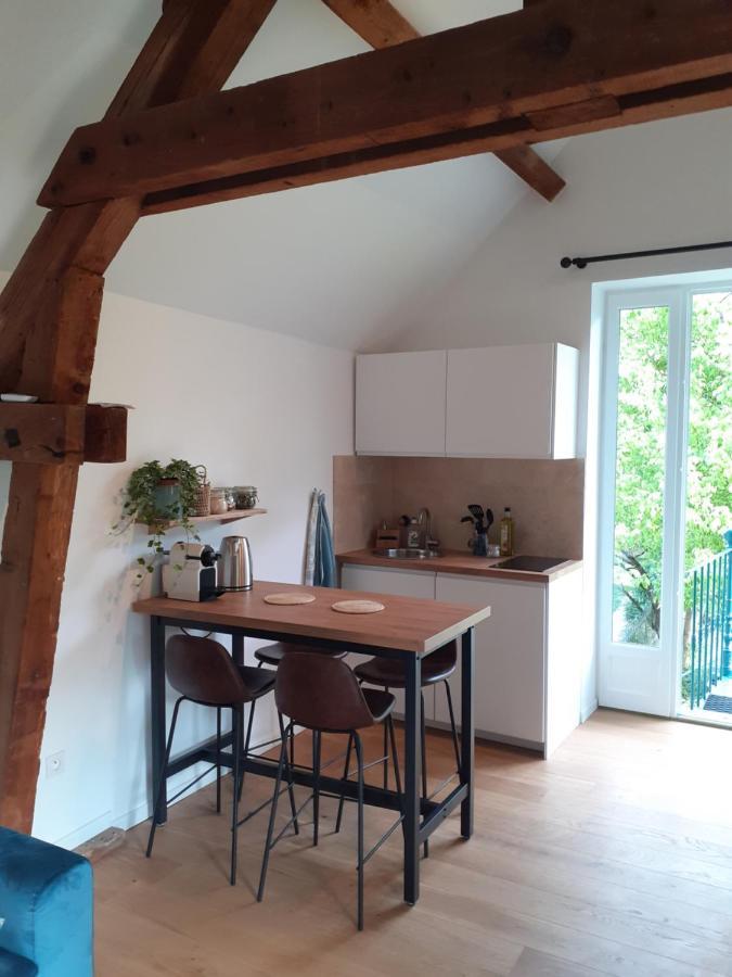 La Fee Des Eaux Bed & Breakfast Vernaison Екстериор снимка